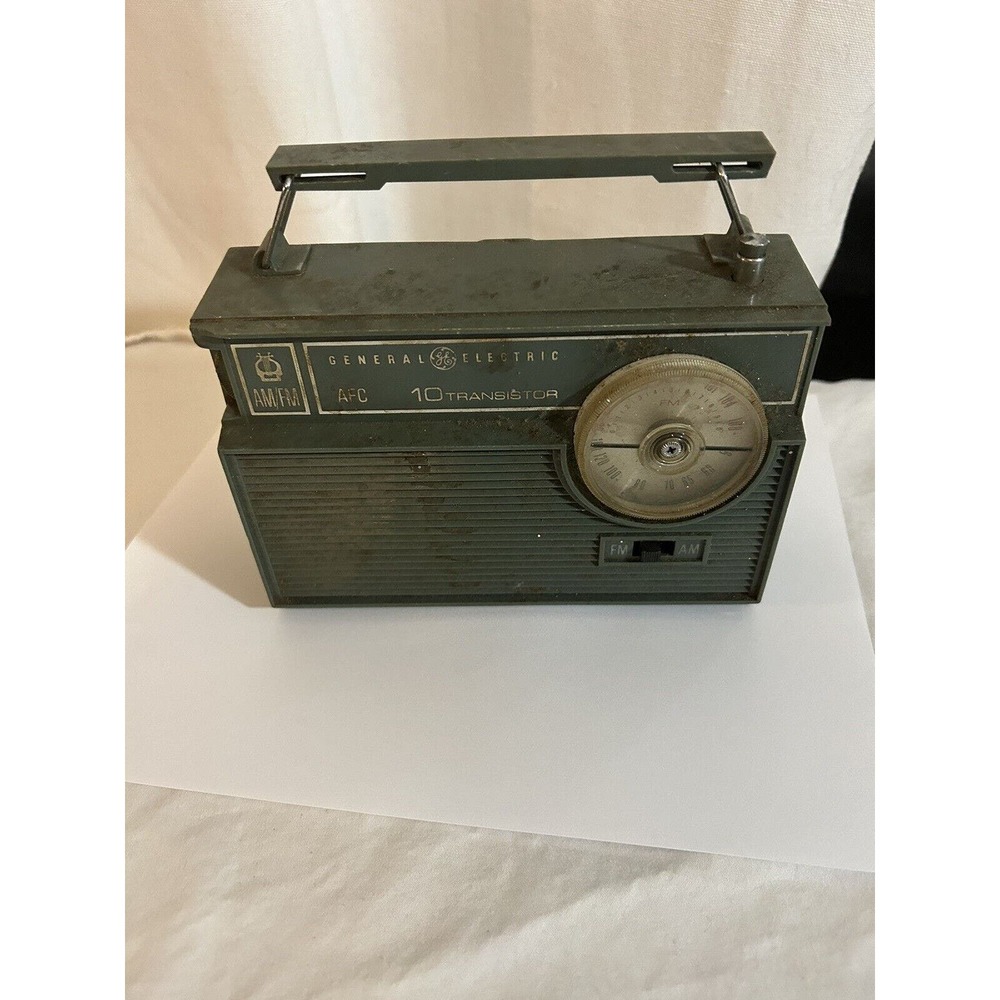 Vintage General Electric AFC 10 Transistor Radio